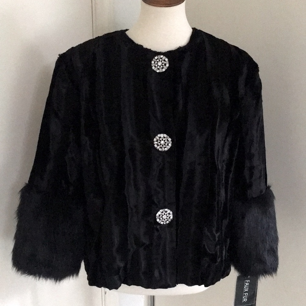🌷*NWT* Terry Lewis- Formal Jacket